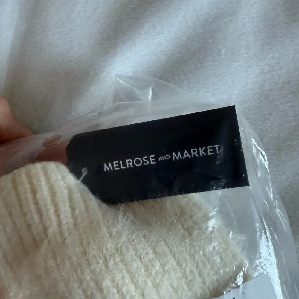 Melrose & Market Ivory Eyelash Arm Warmers